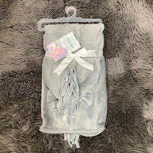 Safdie | Girl's Little Unicorn Hooded Blanket | Grey | OS